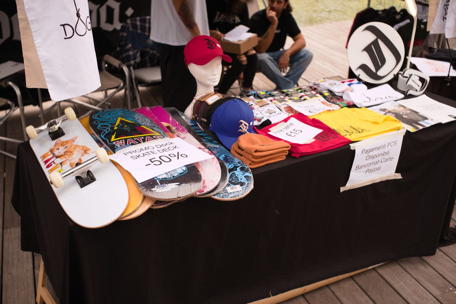 Area market del Dock alla Darsena