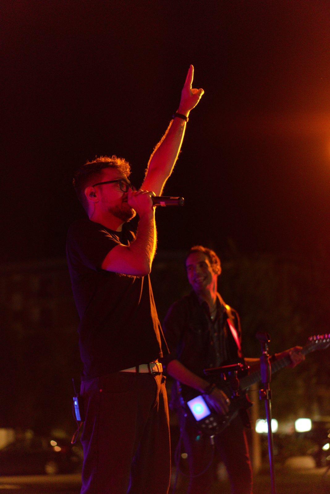 Artisti sul palco del Dock alla Darsena